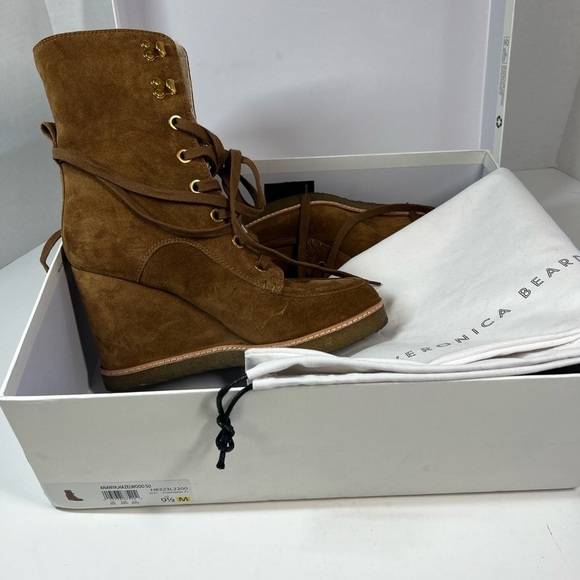 Veronica Beard Ananya Lace-Up Wedge
Booties, 9½M in Tan/Brown, Shearling inner - Picture 1 of 12